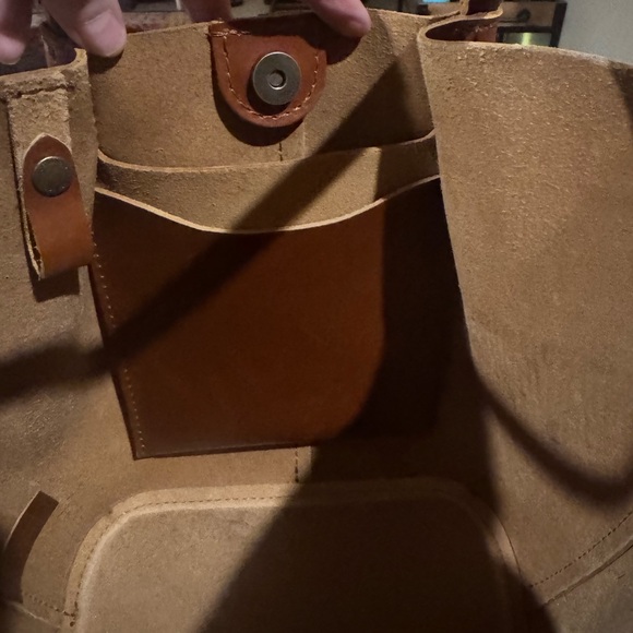 Portland Leather Large Devan Tote - Picture 4 of 6